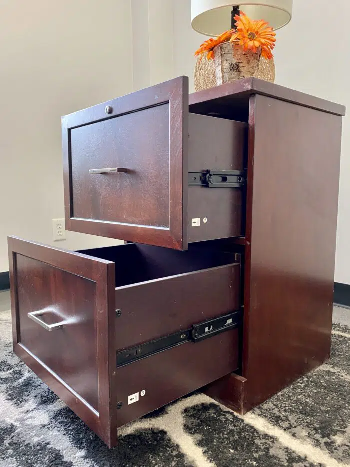 Refurbished Red Filing Cabinet - Image 3
