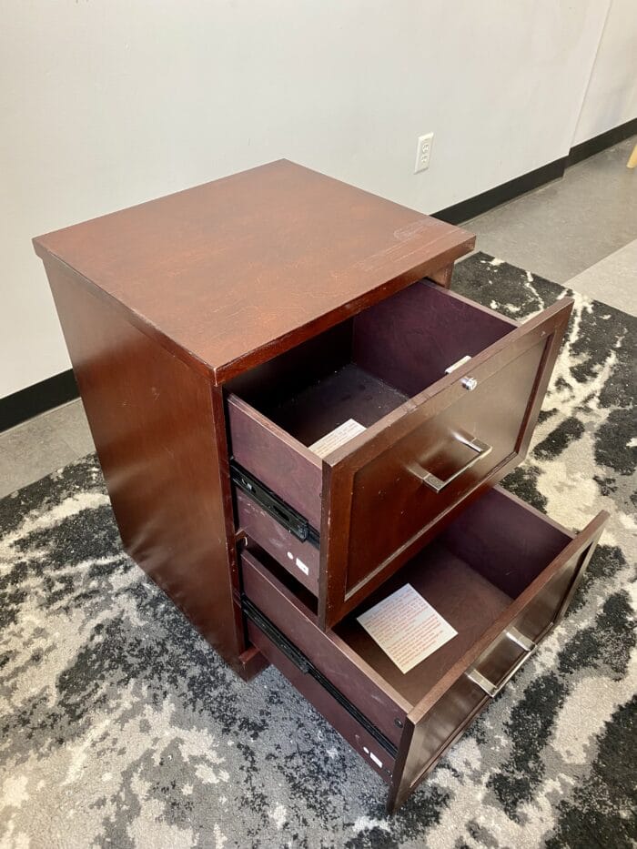 Refurbished Red Filing Cabinet - Image 4