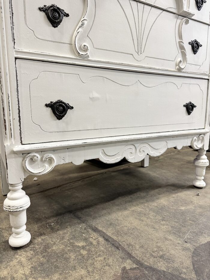 Vintage Farmhouse Dresser - Image 3