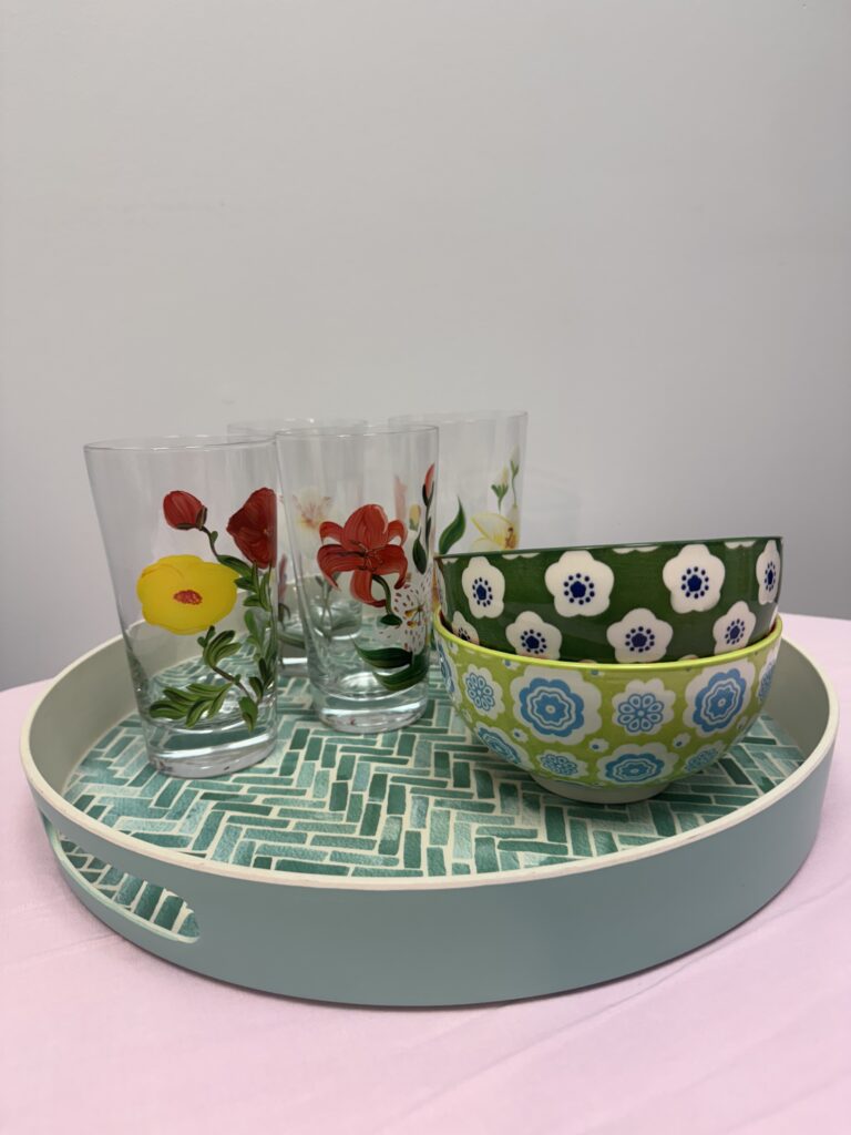 Sustainable & Affordable Thrift Gift Ideas from Goodwill Alberta 19 Thrift gift ideas under $20 - hosting gift bundle with glasses, bowls and tray